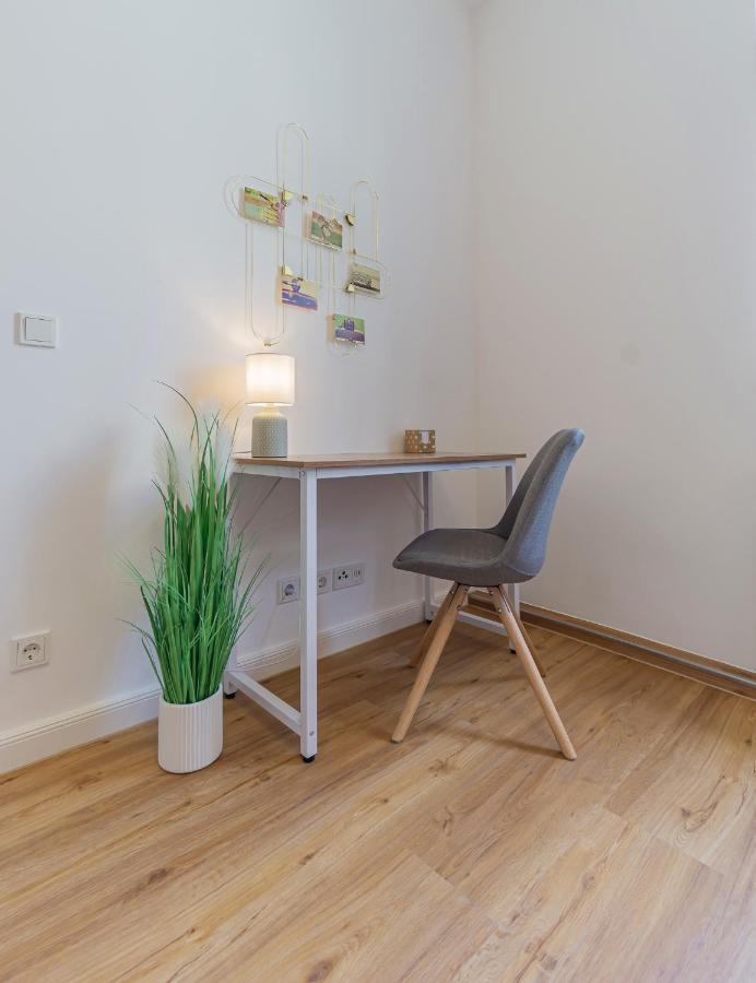 קוטבוס Modernes Apartment - Zentral, Ruhig, Wlan, Netflix, Kueche, Schreibtisch, Parkplatz, Waschtrockner מראה חיצוני תמונה